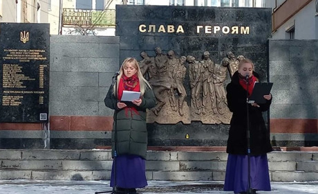 До 104-ої річниці бою під Крутами у Калуші на площі Героїв відбувся реквієм «Скорботні сторінки».