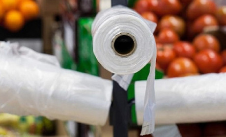 Найдешевший одноразовий пакет — 2 гривні з 1 лютого. Турбота про екологію?