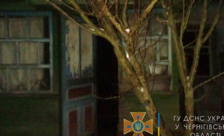 Чернігівські рятувальники під час гасіння пожежі виявили тіло 69-річного чоловіка