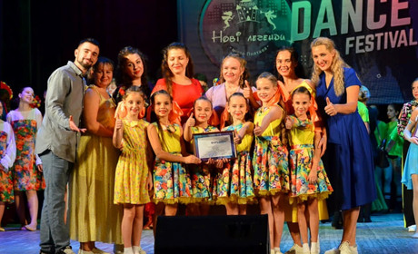 А чому вони роблять на уроках з хореографії «одне і теж»?