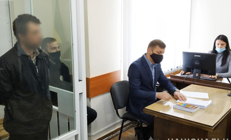 Чоловіка, який пограбував одного із поліцейських у сутичці на Масанах, засудили до чотирьох років