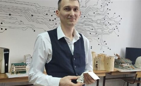 Чортків'янин створює паперові макети будинків (+ відео)