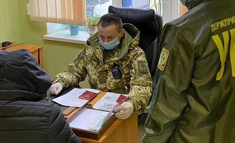 Двоє росіян пропонували чернігівським прикордонникам 6 тисяч рублів, аби потрапити в Україну