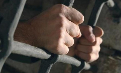 24-річного славутчанина засудили до 8 років за вбивство вітчима
