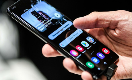 Южненські вакциновані пенсіонери отримають смартфон від Президента