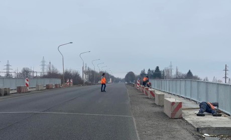 До уваги водіїв: тривають ремонтні роботи при в’їзді у Старокостянтинів зі сторони Хмельницького