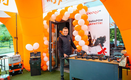 У Старокостянтинові відкриється новий салон майстерності Dnipro-M: що чекає на гостей свята