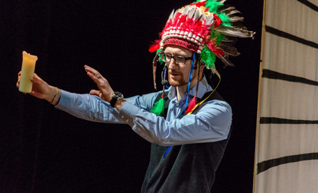 Нікопольців запрошують на авторську моновиставу «Индейцы.Сеня.Черный джип»: коли і про що вистава