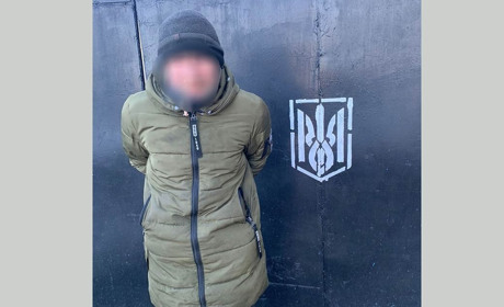 Стріляли? В Кагарлику п'яний чоловік "бомбардував" автомобіль петардами