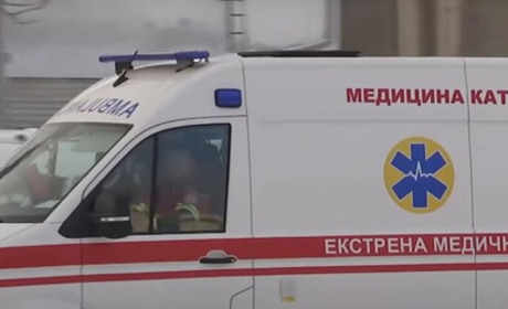 Поліцейський збив трьох дівчаток на сільській дорозі і поїхав