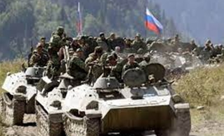 У Донецьку велика колона техніки та солдатів рушила в напрямку лінії зіткнення
