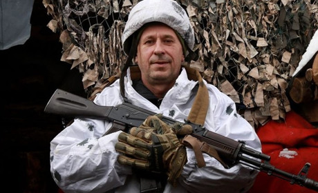 Займаюсь тим, чим і всі нормальні чоловіки останні вісім років — захистом Батьківщини