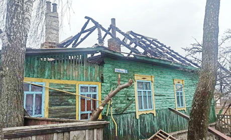 Згоріла покрівля жилого будинку в Корюківці, який господарі опалювали електрообігрівачами