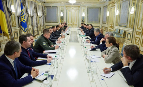 В Україні вводять надзвичайний стан