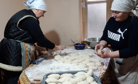 Крафтолики для військових: у Маломиколаївці приготували пиріжки та цукати для захисників