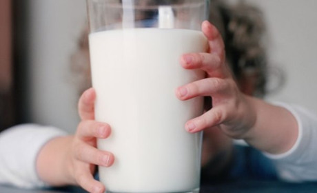 Хліб у Корюківці продають дві мініпекарні. А в центрі безплатно роздають молоко