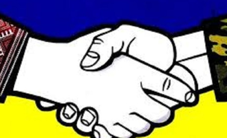 Мешканці села Іванова передають три буси для потреб Збройних Сил України