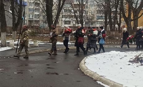 Старокостянтинівщина сьогодні попрощалася зі своїм Героєм