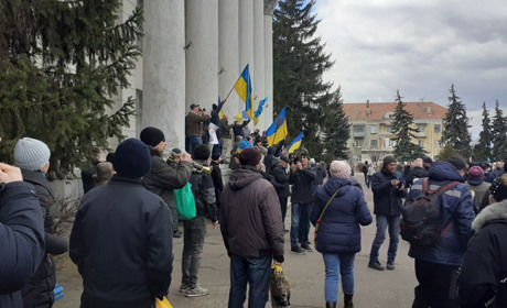 Стрільба в мітингувальників в Новій Каховці