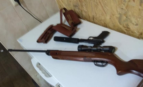 Поліцейські затримали чернігівця, який стріляв з рушниці у під’їзді будинку