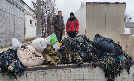 Жителі Переяславщини виготовили 20 маскувальних сіток для "айдарівців"
