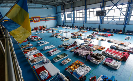 Ужгород приймає людей на евакуацію: вражаючі фото