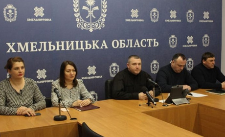 Хмельниччина прийняла вже понад 70 тисяч переселенців, відновлюється навчання та скасовуються іспити