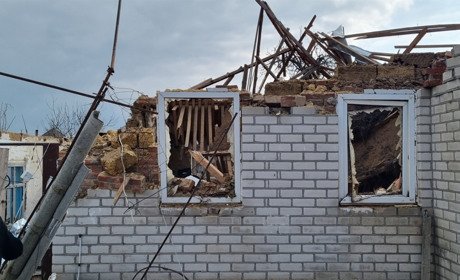У Генічеську відновлюють будинки, пошкоджені внаслідок обстрілів