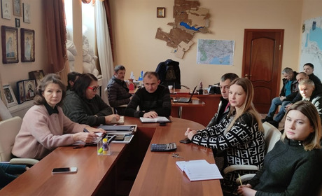 Евакуація, завищені ціни та проблеми з готівкою: яка ситуація у Кураховому