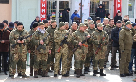 У Дрогобичі склали присягу добровольці територіальної оборони. Як це було