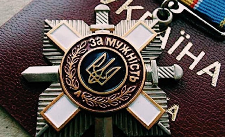 Президент України відзначив Захисників та Захисниць України