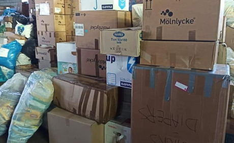 У Кураховому роздають продовольчі набори