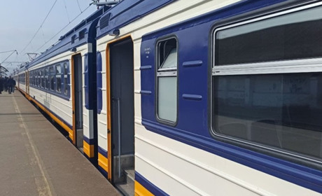 Графік руху потягів та електричок на 21 березня