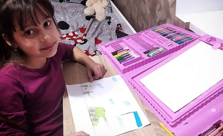 Школярі Гадяча малюють мирну Україну. ФОТО