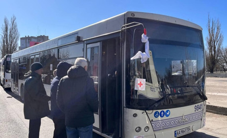 В Бердянську продовжується евакуація, а поліція зайнялась псевдоміським головою міста