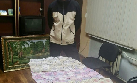 Мешканець Херсона обікрав термінал розбитої АЗС на Миколаївщині: 90 тисяч напакував у рюкзак