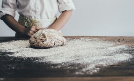 У Корюківці зникли черги за хлібом. А тепер можна скуштувати і піцу