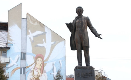 У Дрогобичі роблять заміри храмів та обкладають мішками з піском пам’ятник Тарасові Шевченку
