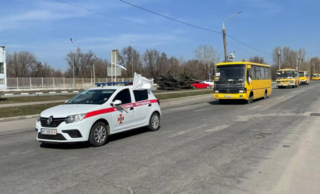 В Мелітополь відправлено 14 тон продуктів, ліки для пологового та гемодіалізу