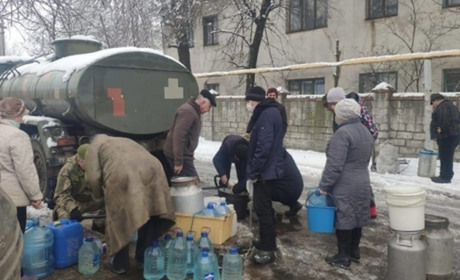 У Торецьку встановили 7 ємностей для набору води. Адреси