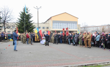 У Стебнику попрощались із захисником Василем Веклюком, який загинув біля Попасної