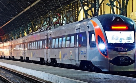 Графік руху потягів та електричок на 31 березня