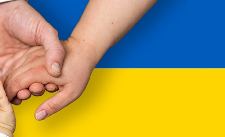 Зміни для українців у квітні 2022: без вихідних, з спрощеними податками і ВІРОЮ у ПЕРЕМОГУ!