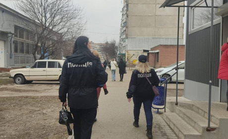 На Харківщині поліціянти та місцева влада інспектують торгівлю