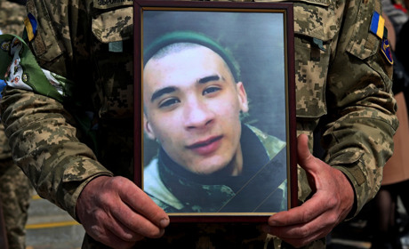 Нікополь простився із захисником України, нікопольцем Артуром Левахіним