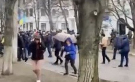 У Каховці розігнали мітинг