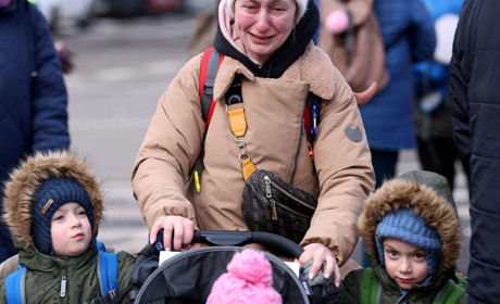 Як під час війни внутрішньо переміщеним особам отримати державні виплати