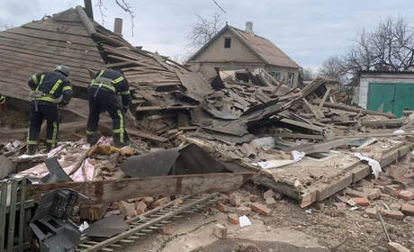 Обстріл Фенольного заводу та щонайменше один поранений у Торецьку