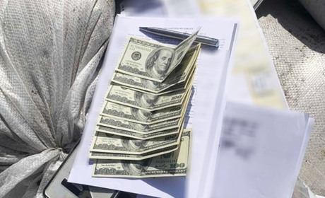 На Миколаївщині затримали голову територіальної громади за спробу дати хабар у військкомат