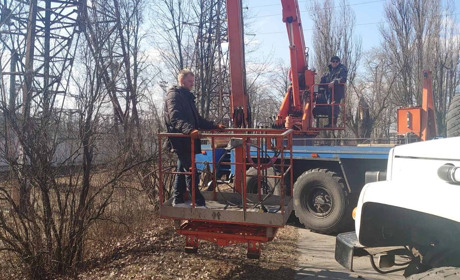 У Чернігові поступово відновлюють електропостачання, воду та газ